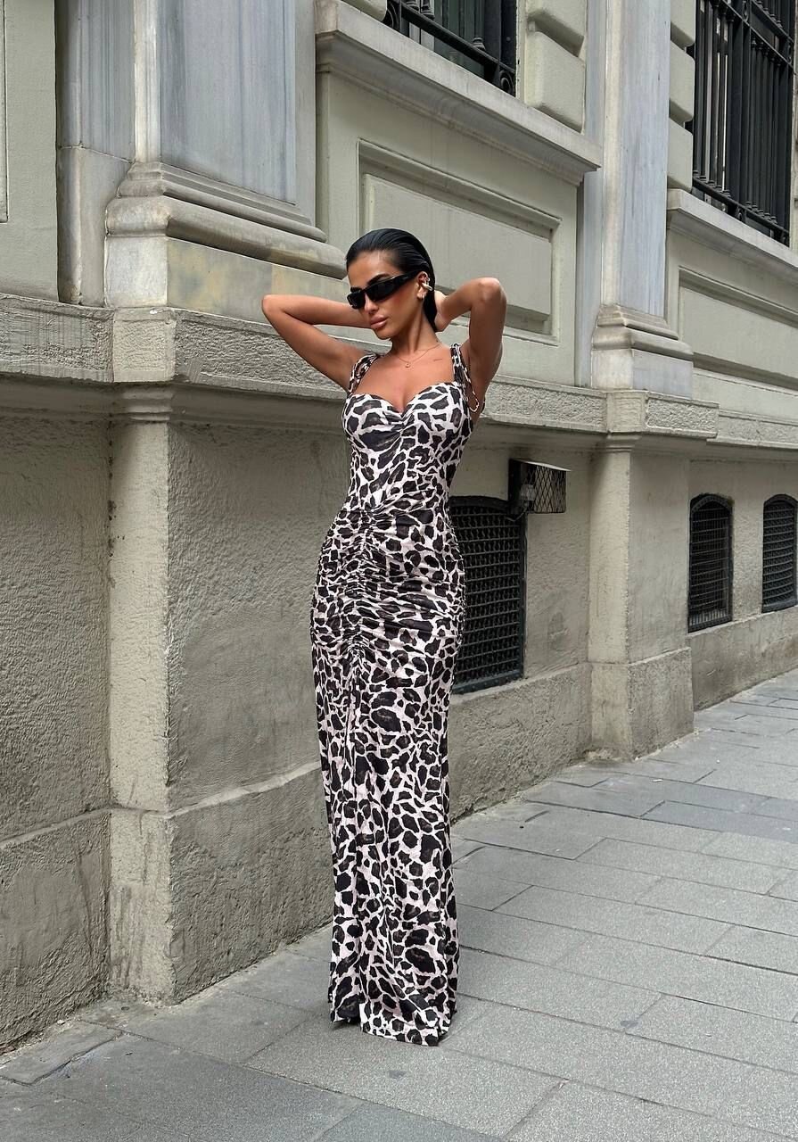 ASANSÖR BÜZGÜLÜ ELBİSE