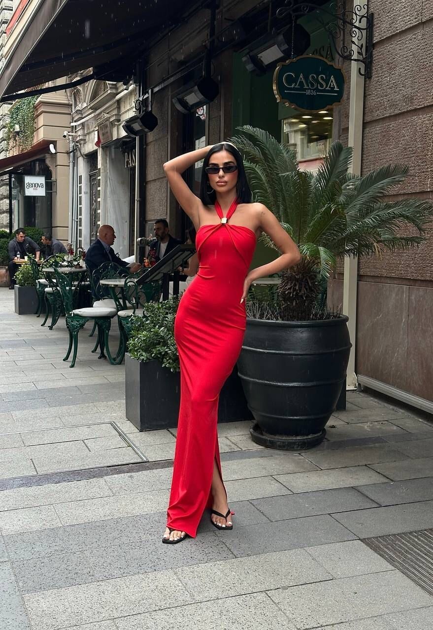 BOYUNDAN GEÇİRMELİ ELBİSE