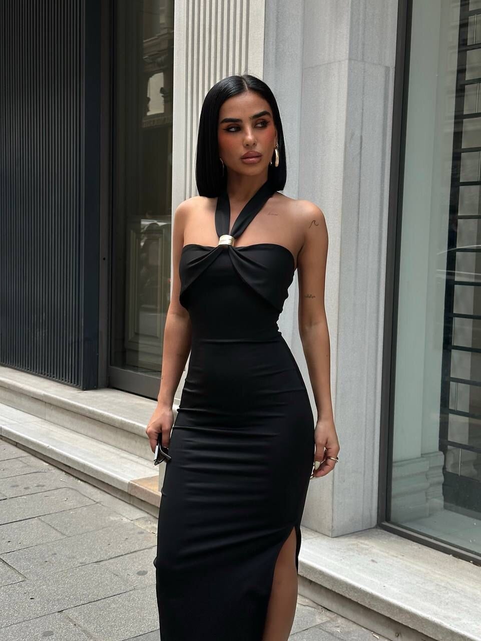 BOYUNDAN GEÇİRMELİ ELBİSE