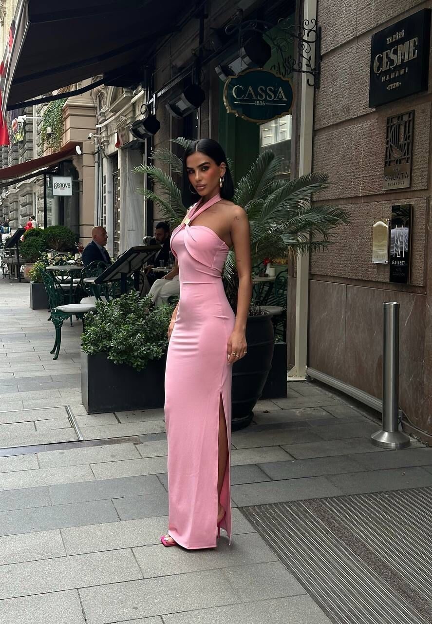 BOYUNDAN GEÇİRMELİ ELBİSE