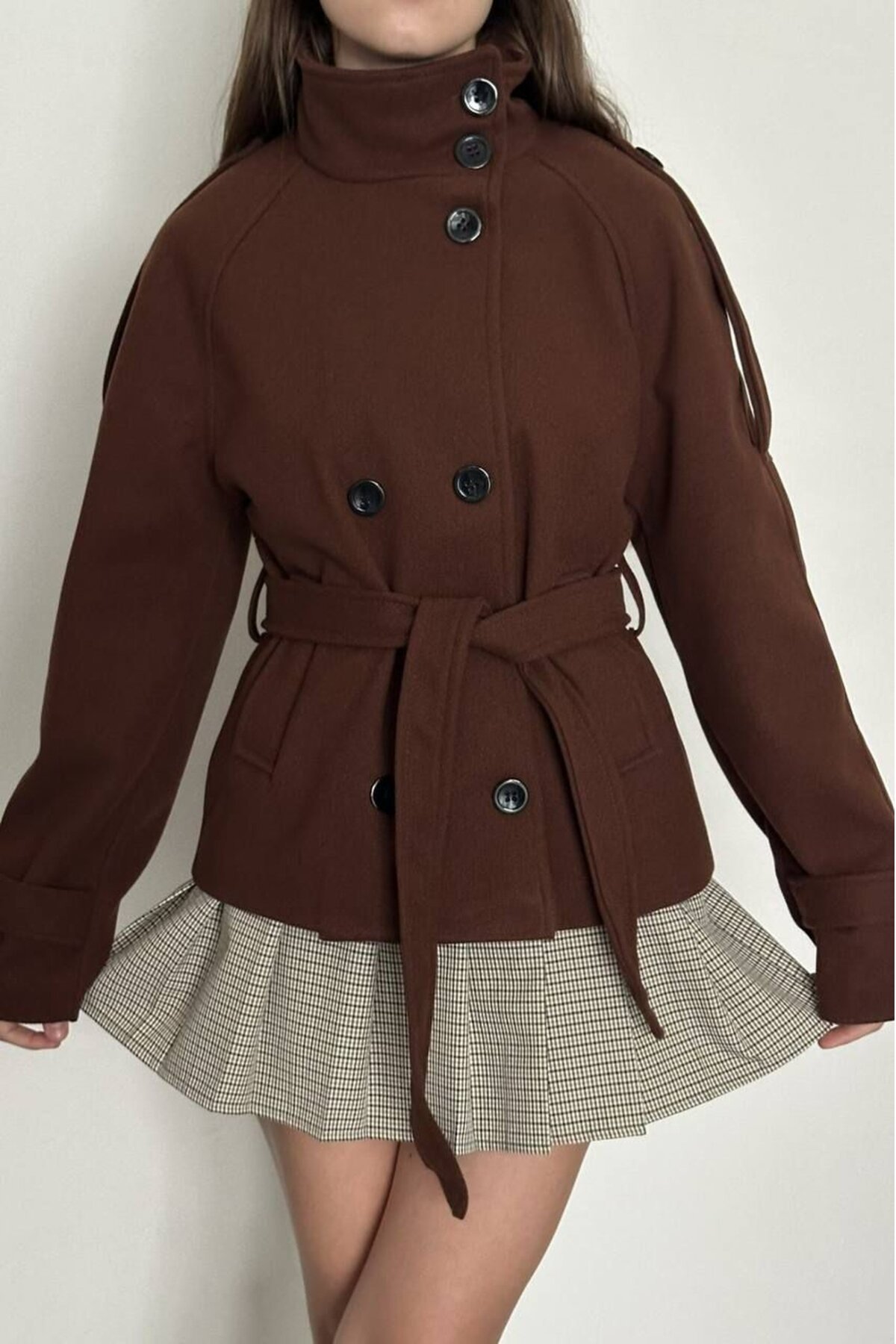 DÜĞMELİ KUŞAKLI KAŞE KISA KABAN