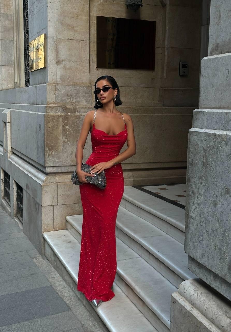 Gloplu Yırtmaçlı Elbise