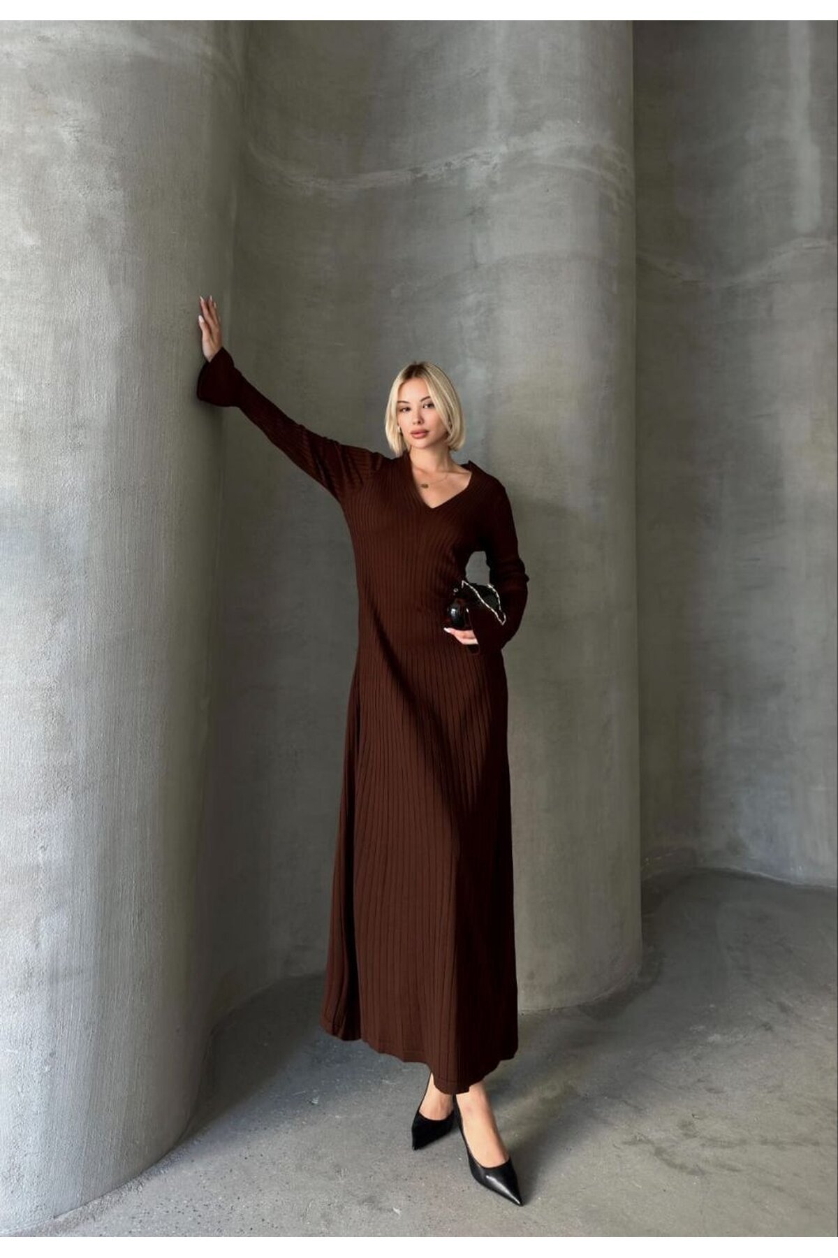 İNCE BEL V YAKA MAXİ TRİKO ELBİSE