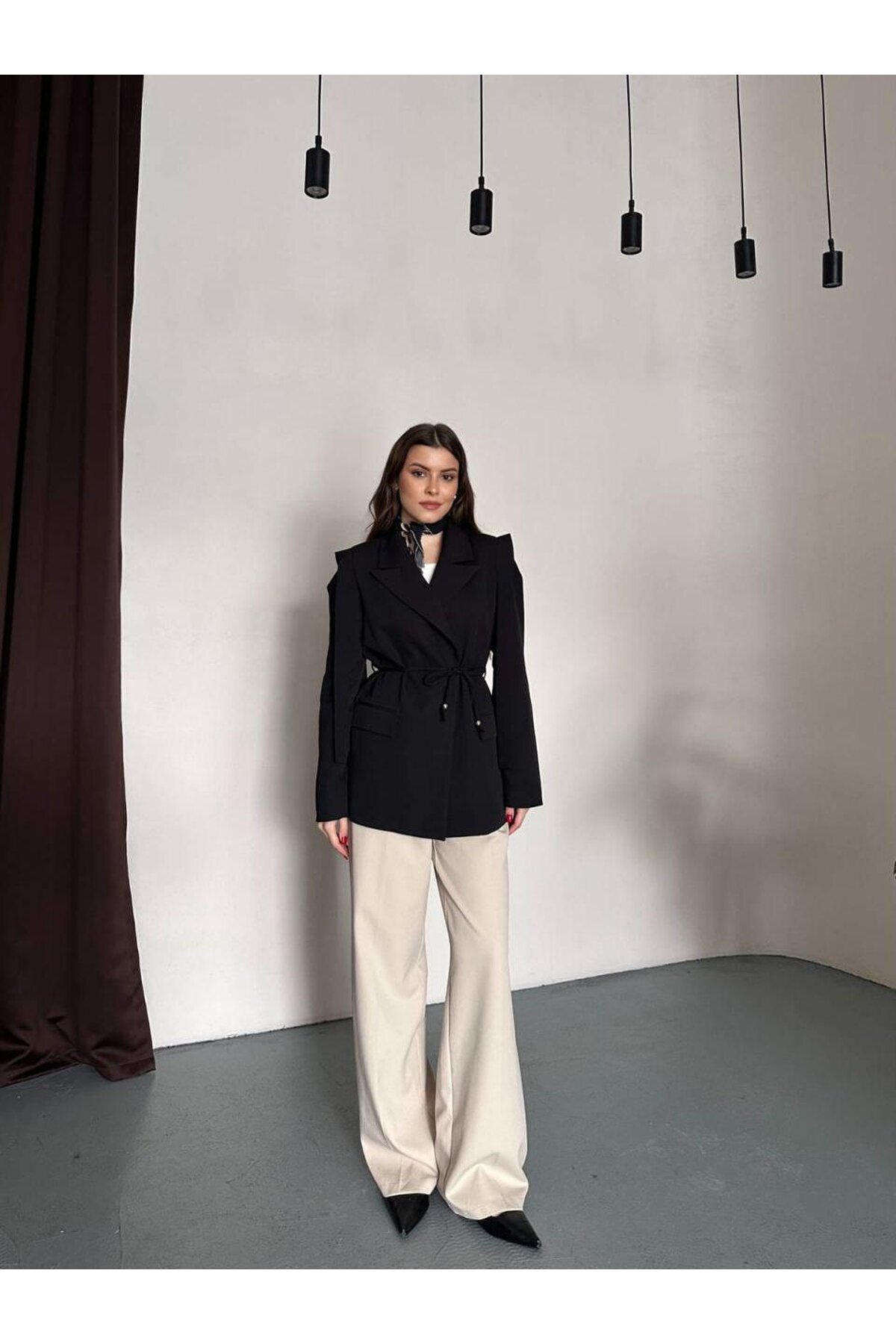 OMUZ KUŞAK SARKIK CEKET