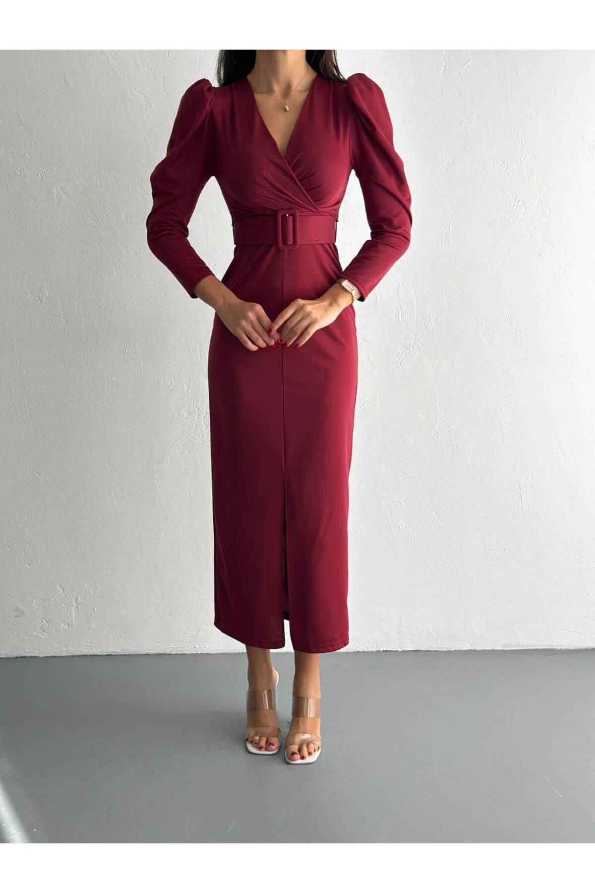 ÖN YIRTMAÇ DETAY ELBİSE