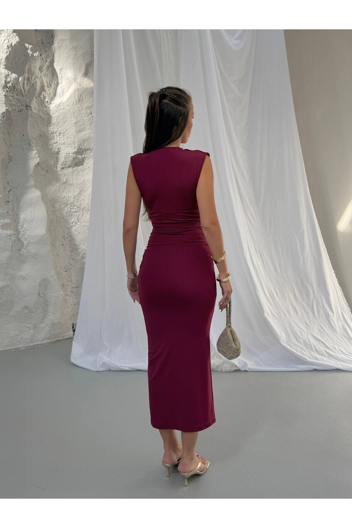 ÖZEL TASARIM DÜĞMELİ MODEL