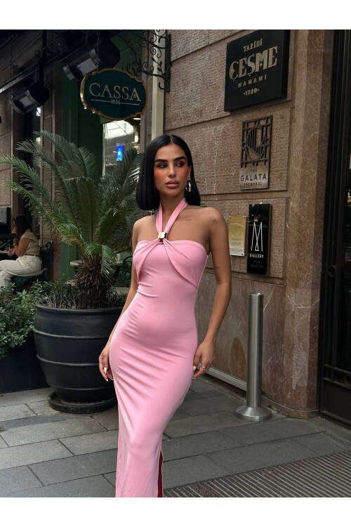 BOYUNDAN GEÇİRMELİ ELBİSE