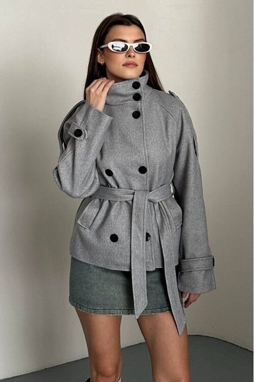 DÜĞMELİ KUŞAKLI KAŞE KISA KABAN