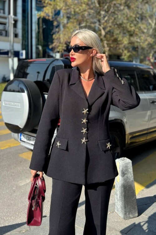 ÖZEL DÜĞME DETAYLI TAKIM