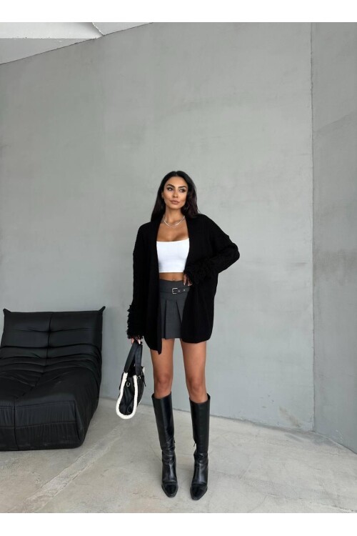 Püskül Detaylı Triko Hırka