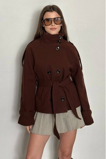 DÜĞMELİ KUŞAKLI KAŞE KISA KABAN