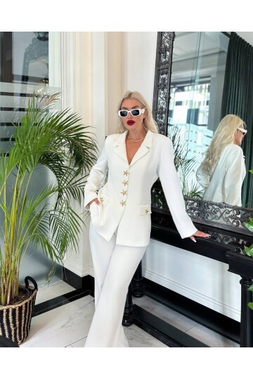 ÖZEL DÜĞME DETAYLI TAKIM